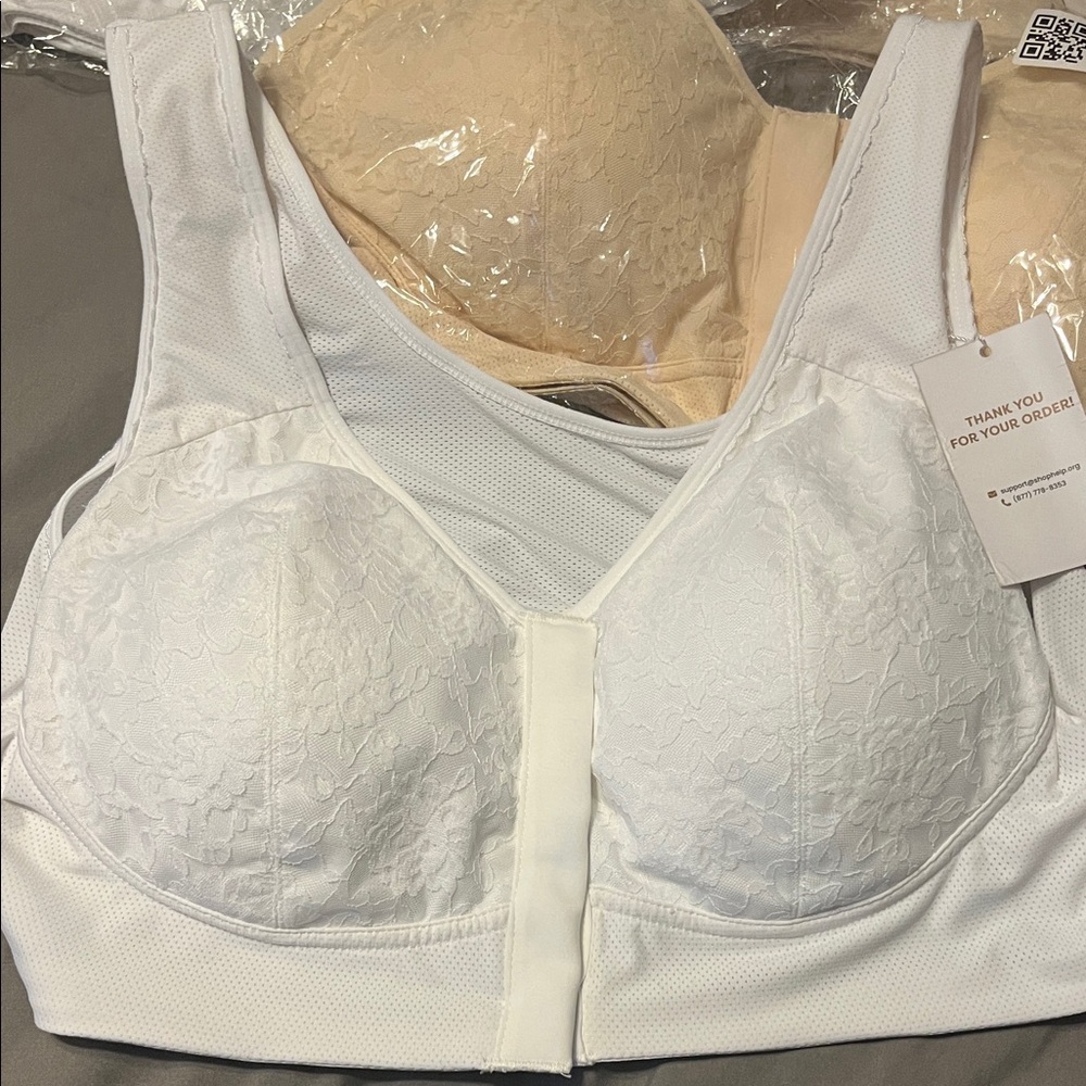 4 Women’s front closure Bras size 5XL